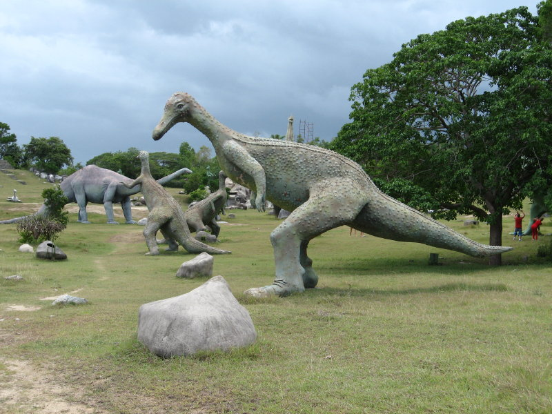 Illustration for article titled In the 1980s, Jurassic Park was built by prisoners in Cuba